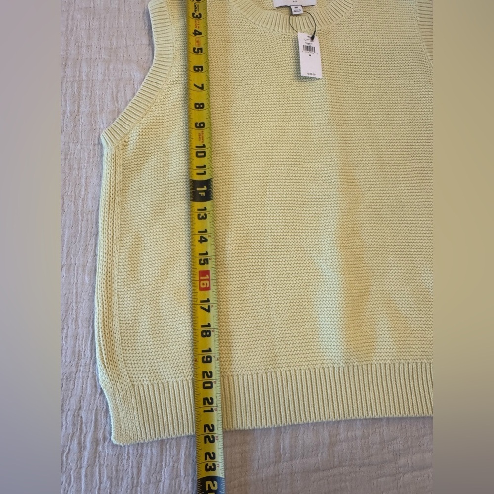 Banana Republic Light Yellow Knit Sleeveless Sweater Vest, Medium - Picture 8 of 9